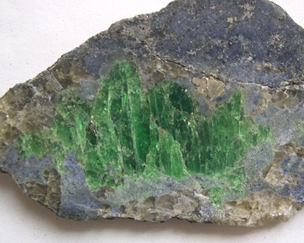 グリーンガーネット パワーストーンウィキ グリーンガーネット パワーストーンウィキ